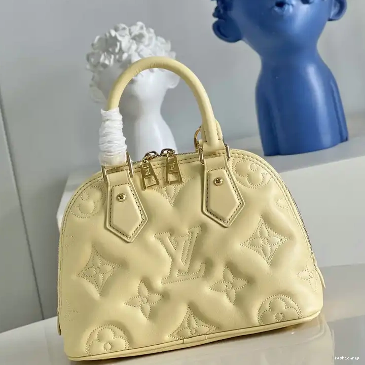 Fashionrepsfam ru 2206YA0021 LV Bag 0621